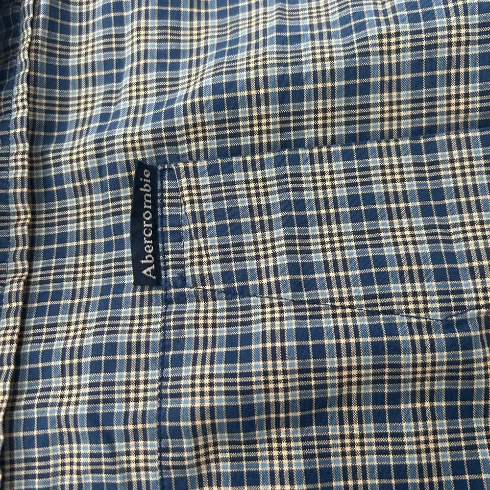ABERCROMBIE AND FITCH button down size medium - Picture 2 of 3